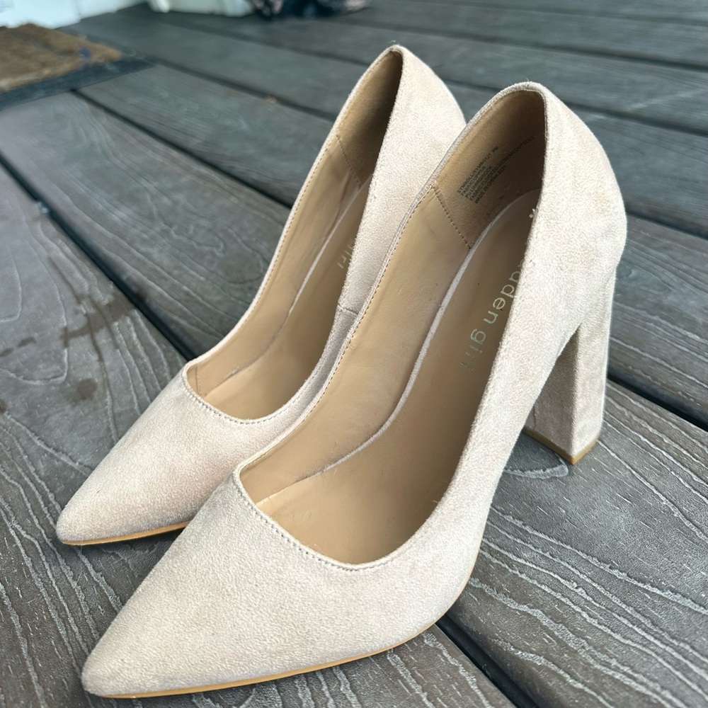 Madden Girl: Elegant Beige Block Heel Pumps
